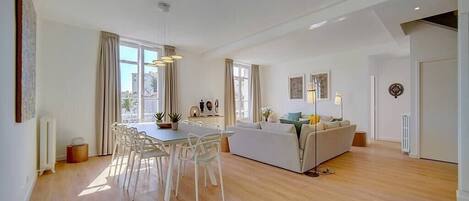 Télévision, espaces bureaux