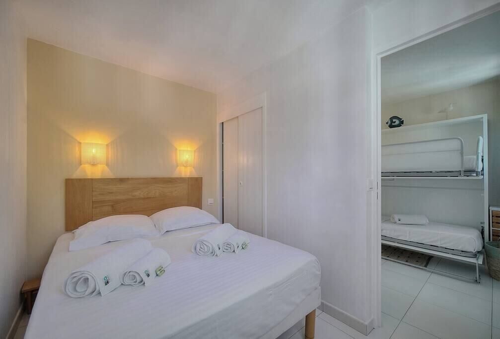 1 chambre, fer et planche à repasser, Wi-Fi, draps fournis