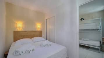 1 chambre, fer et planche à repasser, Wi-Fi, draps fournis