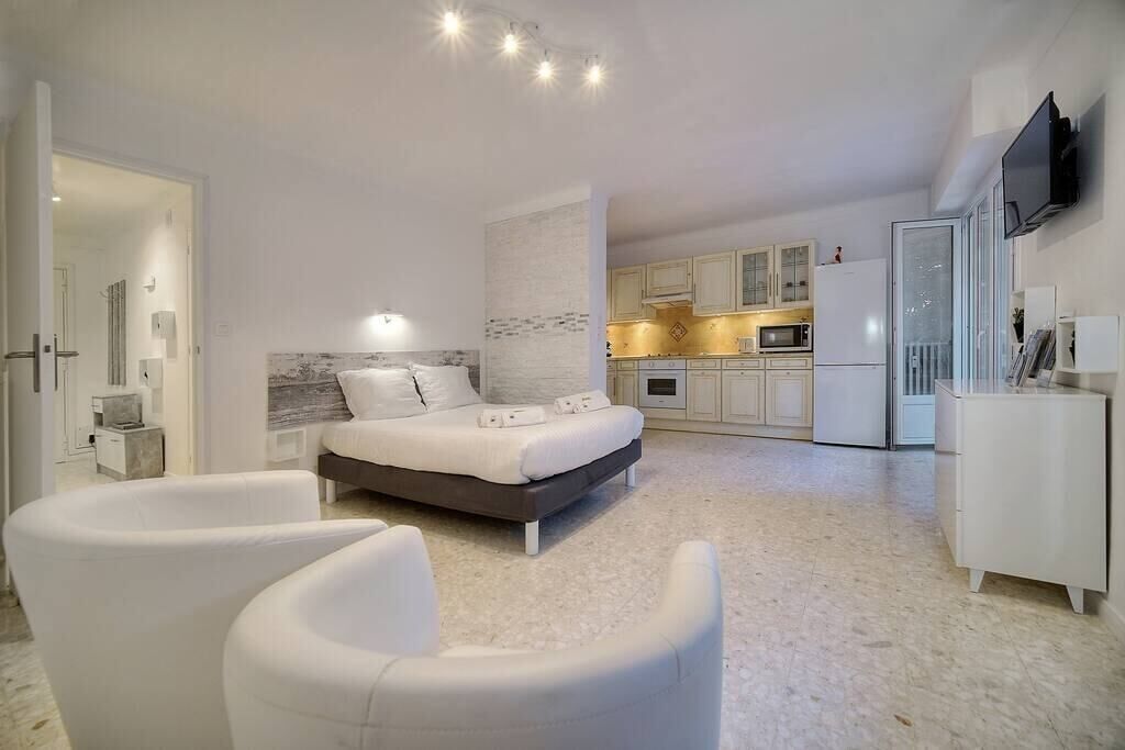 مكواة/لوح كي وواي فاي وملاءات أسرّة