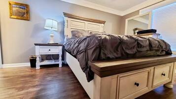 2 bedrooms, iron/ironing board, free WiFi, bed sheets