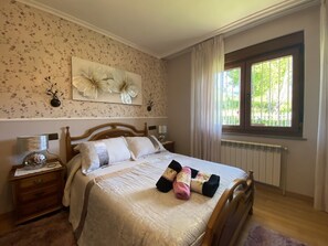 3 bedrooms, iron/ironing board, travel crib, bed sheets - Vivienda Vacacional La Casa Azul ll (Ceceda)