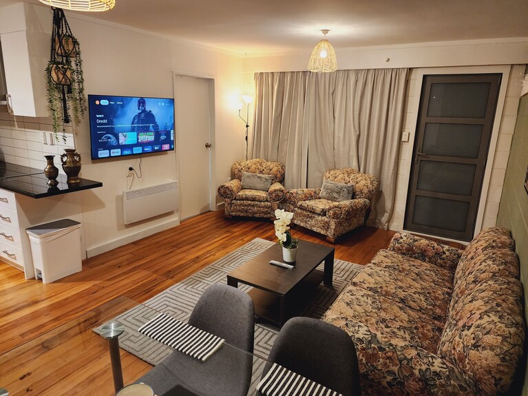 Cqn's Apartment With Free Off-street Parking - Wellington