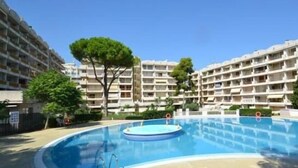Pool - Cataluña 92 Beach Salou, air-conditioned and with swimming pool (Salou)