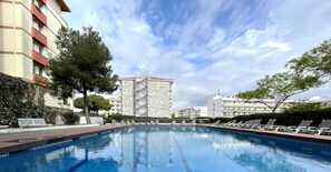Pool - Beach Mariposa Salou, heated and swimming pool. (salou)