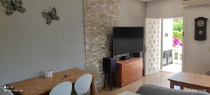 Interior - CASA FINN, Ideal house for your holidays near the sea, free wifi, optional air conditioning, private pool, pets allowed, dog’s beach (riumar)