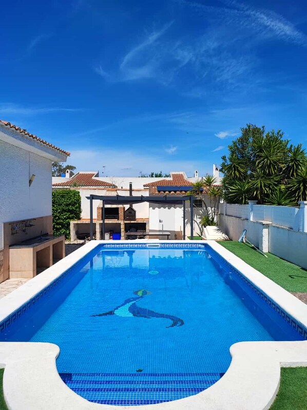 Pool - CASA FINN, Ideal house for your holidays near the sea, free wifi, optional air conditioning, private pool, pets allowed, dog’s beach (riumar)