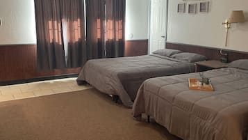 1 bedroom, desk, internet, bed sheets