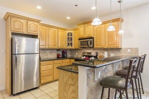 Microwave, oven, stovetop, dishwasher - Cushy Coral, Pool and 3 Minute Walk to Beach!! (South Padre Island)