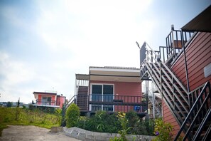 Standard Room, 1 Double Bed, Mountain View | Living area - Rai Rak Doi Phutubberk (Lom Kao)