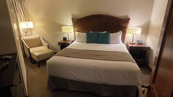 1 bedroom, desk, WiFi, bed sheets