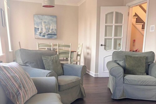 Close to beach, town, golf & natural beauty spots