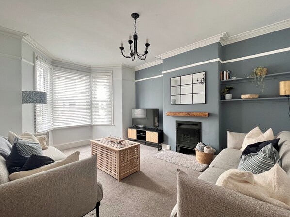 TV, fireplace, stereo