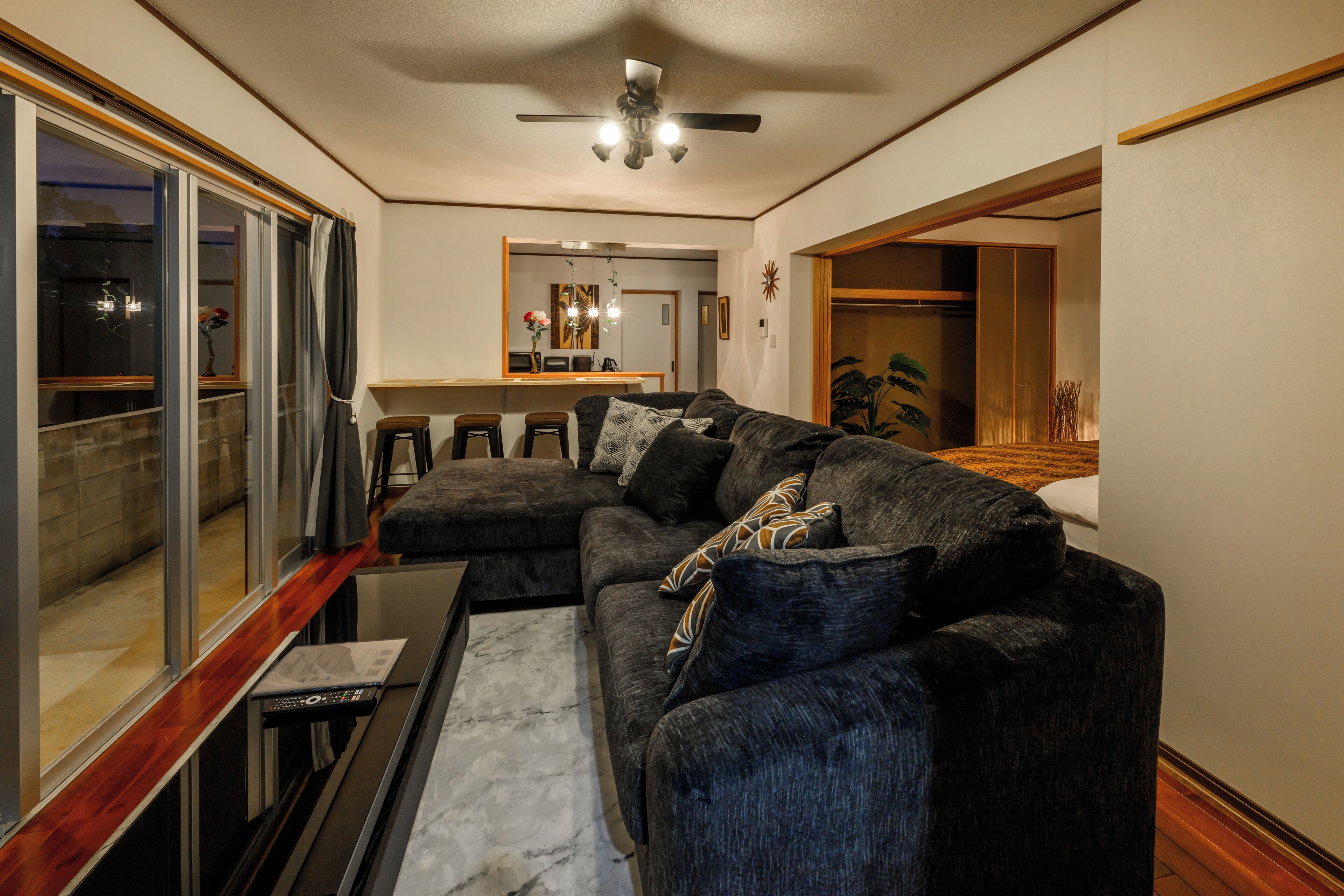 Apartment | Living area | Flat-screen TV