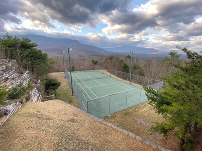 Beautiful Smoky Mountain views!