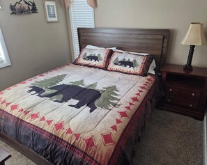 2 chambres, coffres-forts dans les chambres, fer et planche à repasser