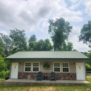 Exterior - Hogan's Hideout Duplex #18 is a cozy, private duplex (Eminence)