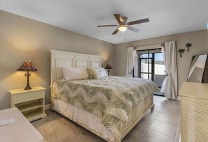 3 室のベッドルーム、セーフティボックス (室内)、アイロン / アイロン台、旅行用ベビーベッド