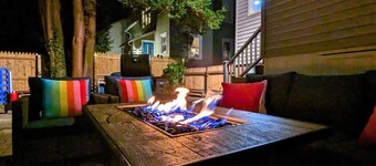 The Jewel of The Cove - Historic Coastal Retreat