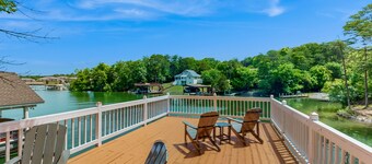Lakefront home with views, private hot tub/dock, deck, Free Wifi