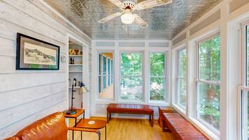 Televisión, futbolito y libros