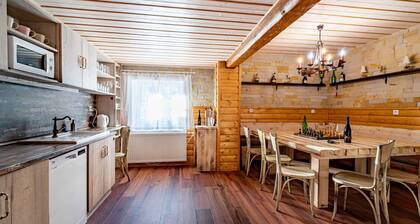 Cosy apartment in villa for 12 guests with WIFI, TV, patio, pets allowed and panoramic view