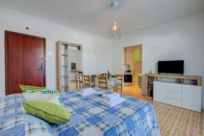 Wifi gratis y ropa de cama