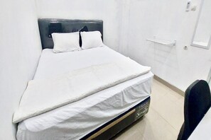 Free WiFi, bed sheets - Hotel O Homestay Pak To Syariah (Surabaya)