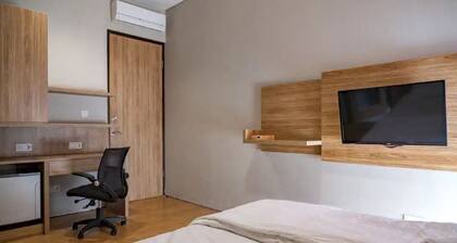 OYO 93998 Three J Living