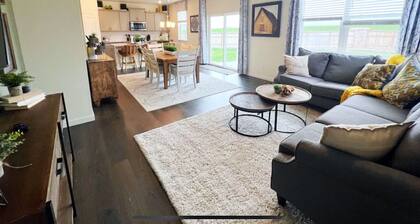 Newer build with 4 bedrooms, large backyard and beautiful mountain views.