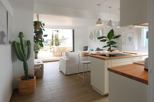 Interior - Casa B , Toit Terrace à 5 Minutes de la Plage ! (Cassis)