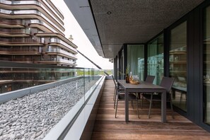 Outdoor dining - Huswell - Apartment with spacious terrace (Oostende)