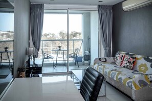 Classic Condo | 1 bedroom, desk, free WiFi - Vision condo (Pattaya)