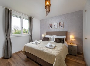 Ferienhaus (Holiday Home Milevoj - Three Bedroom ) | 3 Schlafzimmer, Babybetten