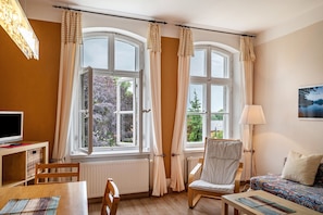 TV, ping pong - Apartment 'Ferienwohnung 7' with Shared Terrace and Shared Garden (Krakow am See)