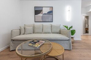 TV - Phaedrus Living: Prosperity Residences Harmony (Athina)