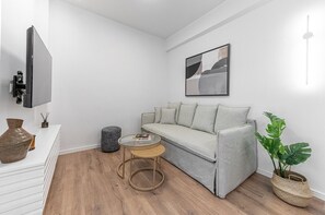 TV - Phaedrus Living: Prosperity Residences Harmony (Athina)