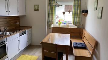 Kühlschrank, Ofen, Herdplatte, Geschirrspüler