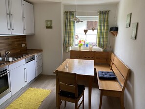 Refrigerador, horno, parrilla de estufa y lavavajillas 