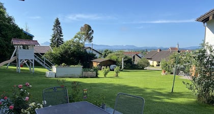 Ferienwohnung Haus Bauer" mit Bergblick, privater Terrasse und WLAN