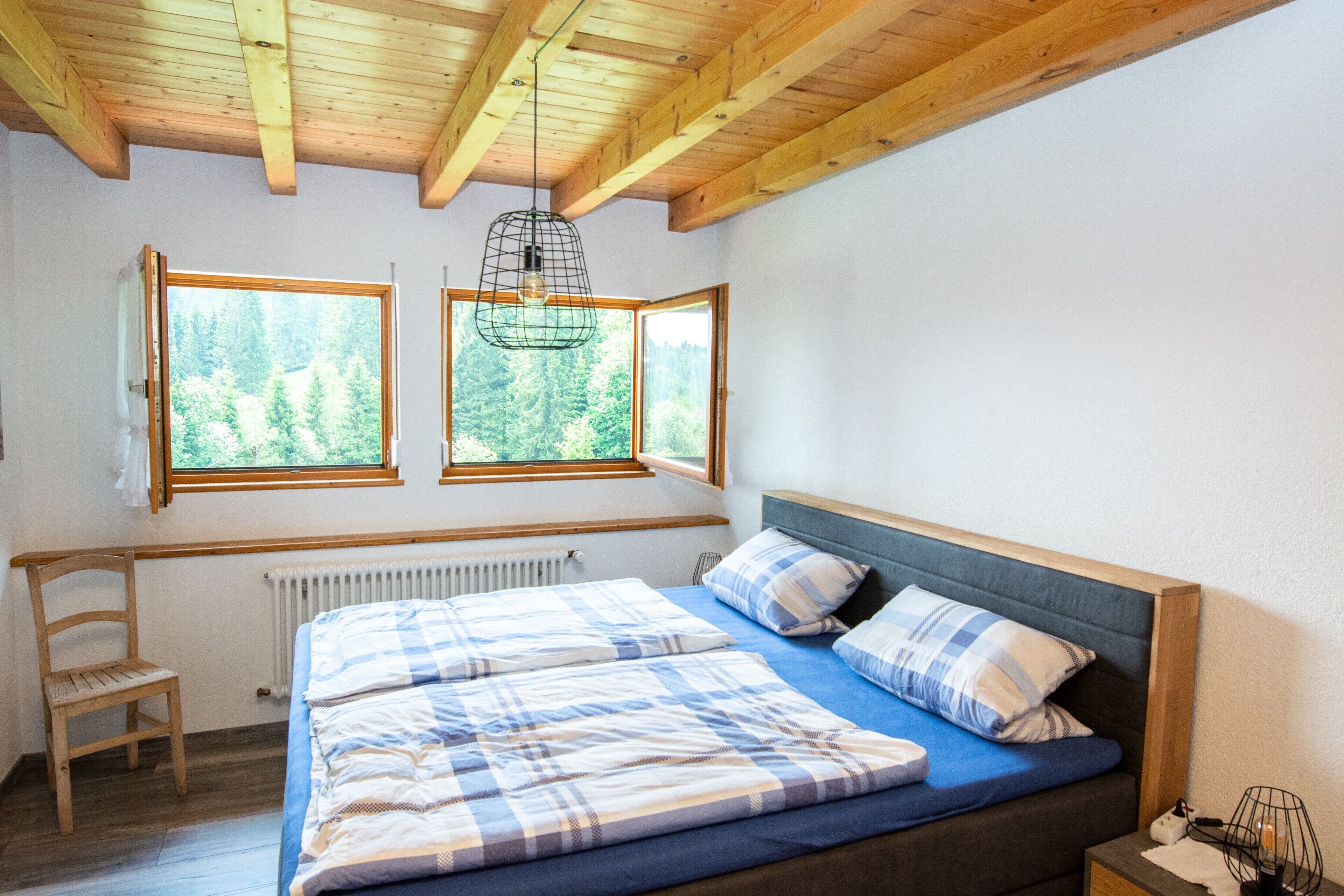 2 makuuhuonetta, silitysrauta/-lauta, ilmainen Wi-Fi, vuodevaatteet