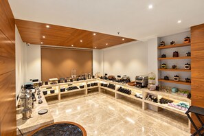 Breakfast buffet - Kings Kraft Tremezzo Inn Somnath (Veraval)