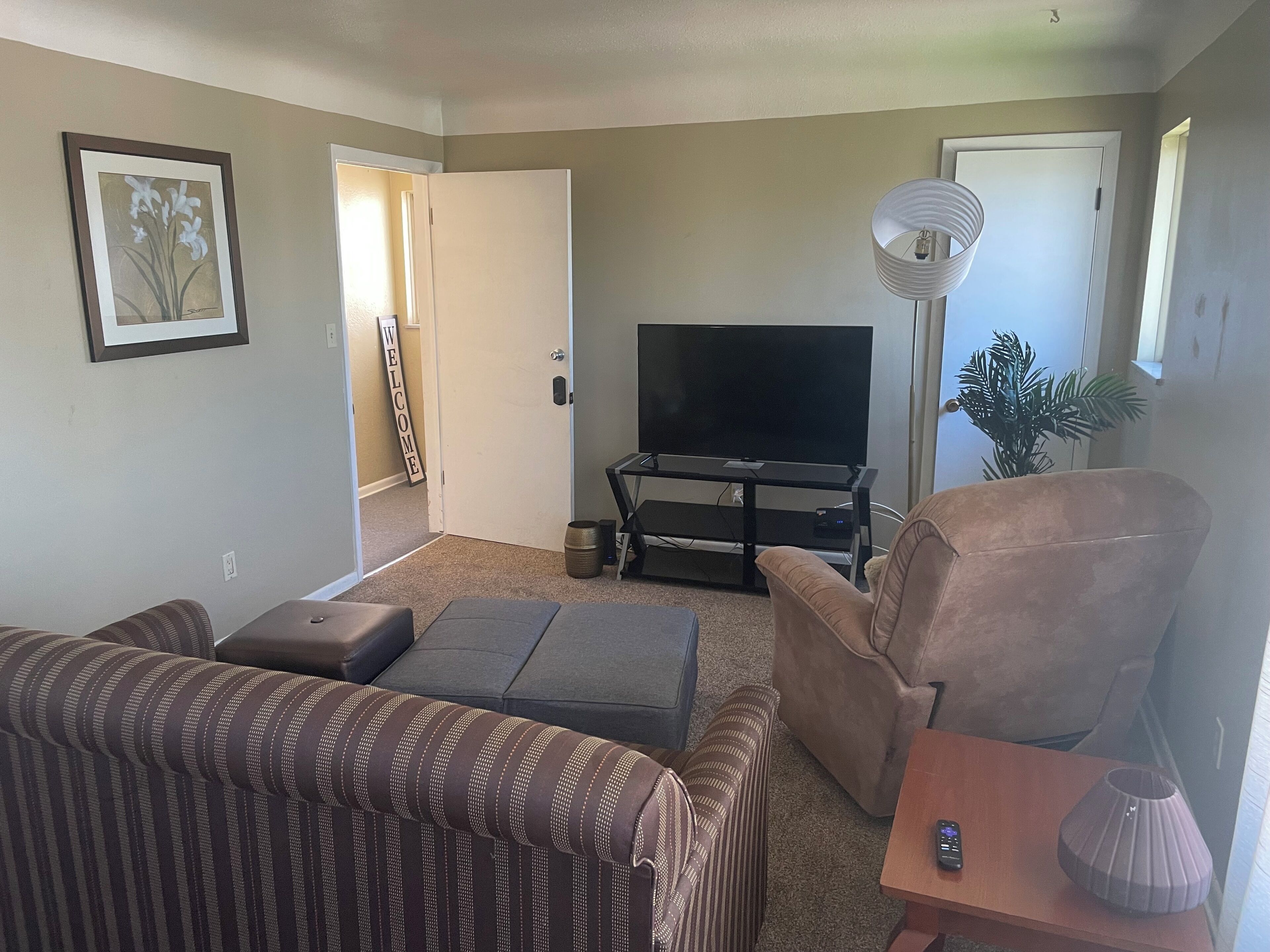 Bring the family to this great place with lots of room.  3 BR, 1 Bath, Kitchen.