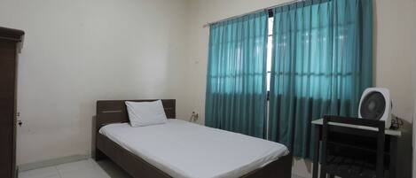 Economy Single Room | Bed sheets