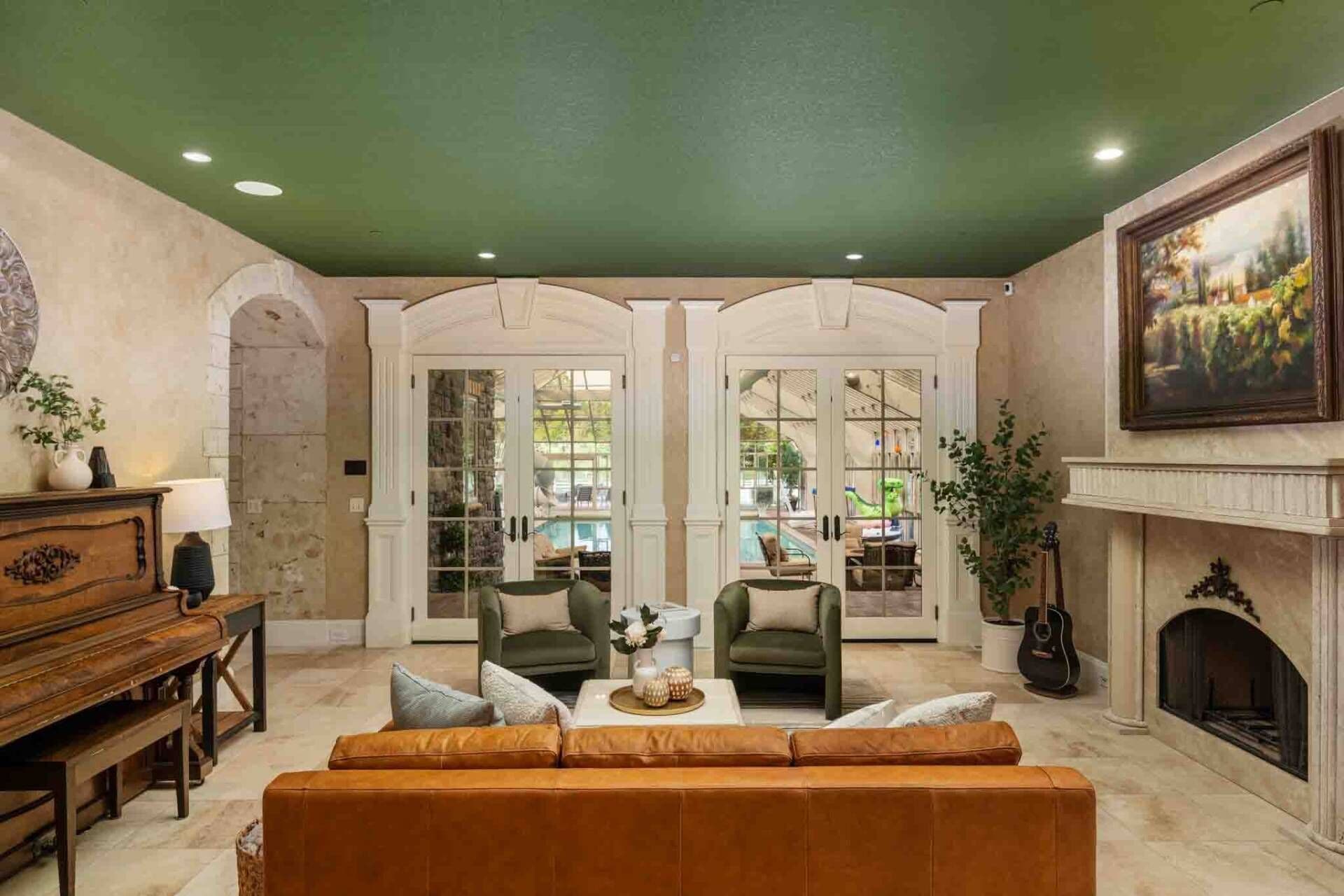 TV, fireplace, offices