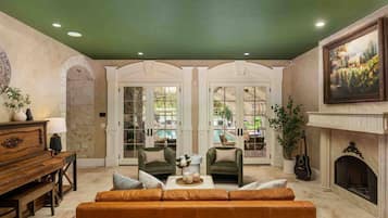 TV, fireplace, offices