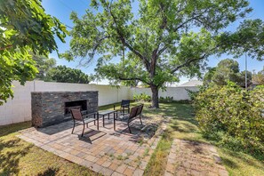 Outdoor dining - Historic District Home w/ Patio & Yard in Mesa! (Mesa)