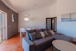 TV - Lagos Appartement Resort (Lagos)