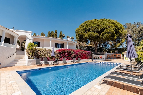 Een seizoensgebonden buitenzwembad