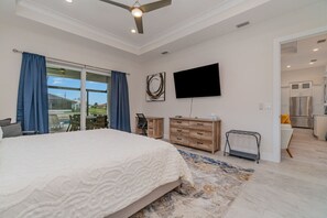 4 bedrooms, desk, iron/ironing board, travel crib